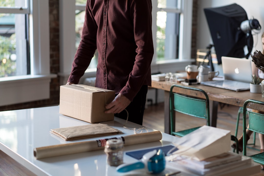 shopify dropshipping suppliers fulfilling orders globally